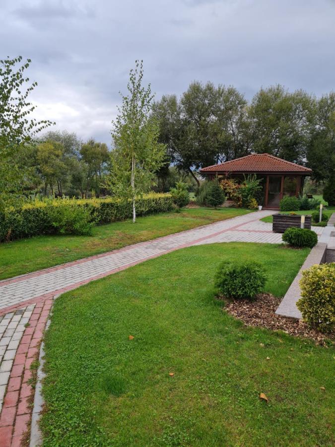 Guesthouse Green Fields Garmen Exterior foto