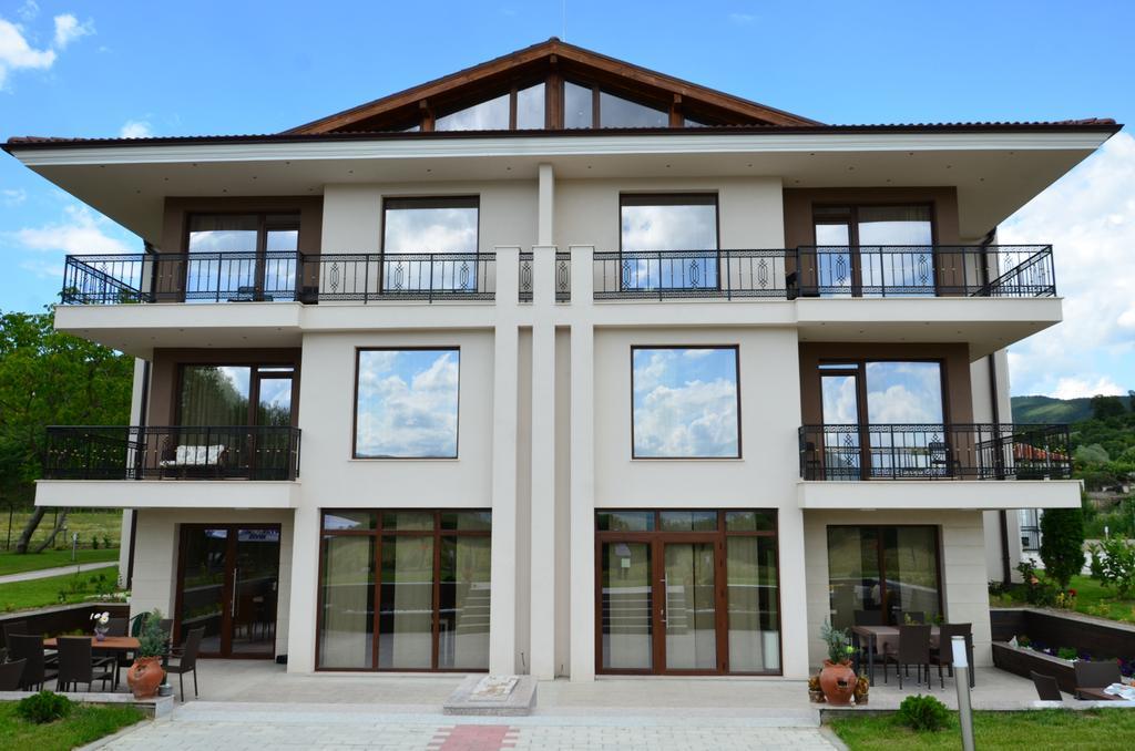 Guesthouse Green Fields Garmen Exterior foto