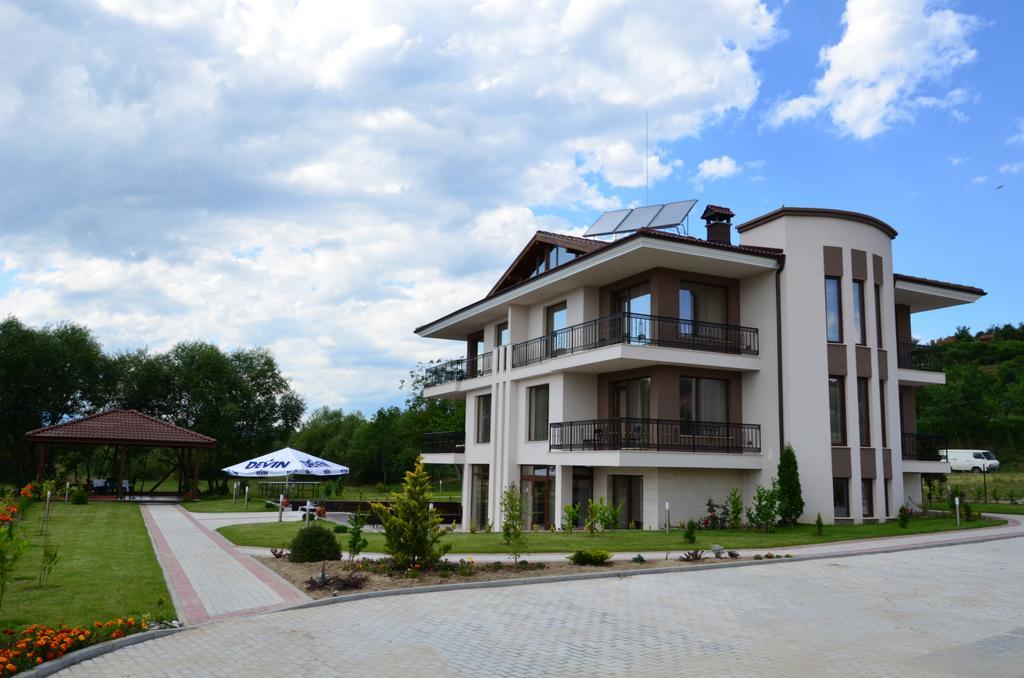 Guesthouse Green Fields Garmen Exterior foto